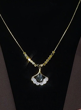 轻奢高级感银杏叶毛衣链秋冬