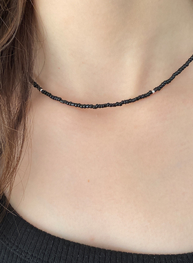 简约轻奢高级感黑色米珠银珠项链