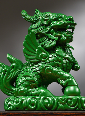绿色实木雕刻麒麟摆件一对新中式
