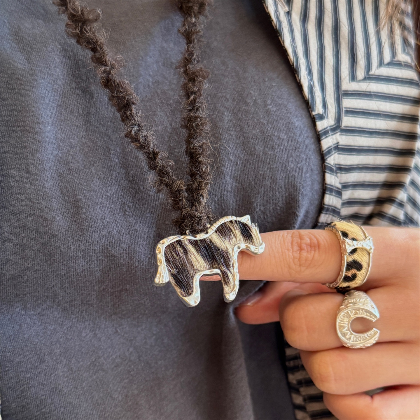 自留推荐 SWAHILL斯瓦山丘 豹子刺绣编织项链 豹纹斑马毛线毛衣链 - 图0