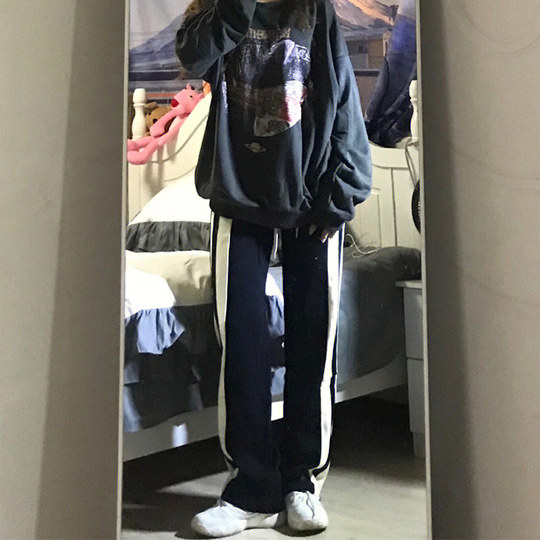 High-waisted, versatile cotton wide-leg pants that won’t ball up