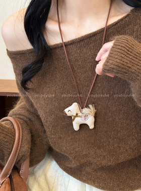 新年红色毛绒小马项链长款毛衣链