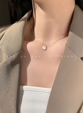 方形贝壳项链温柔高级感锁骨链