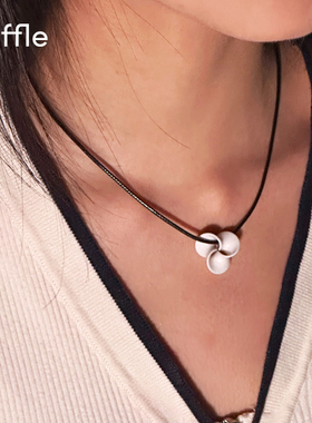 CCO×iRiffle莫比乌斯环陶瓷吊坠项链女款锁骨链轻奢小众白色耳环