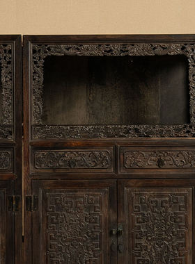 紫檀满雕云龙纹亮格柜装饰摆件