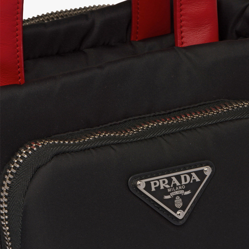 prada三角徽标黑色尼龙竖版手提包 奢批海外女士包袋