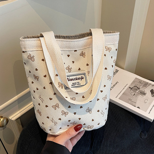 网红ins灯芯绒水桶包包女2025新款潮时尚手提包女洋气百搭手拎包 - 图2