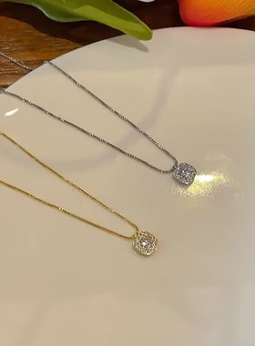 简约冷淡风高级感项链女新款小众设计感水钻吊坠锁骨链