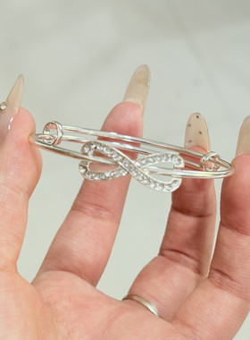 韩版个性蝴蝶结8字镶钻简约推拉设计手镯毕业季手饰高颜值