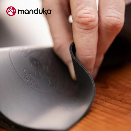 Manduka青蛙GRP Adapt Travel1.5mm可折叠便携超薄垫防滑PU瑜伽垫 - 图3