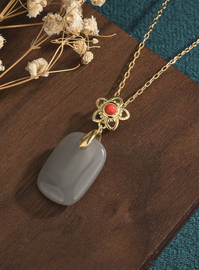 2025国潮新品古装汉服女生配饰古法镀金镶嵌仿和田玉挂坠复古项链