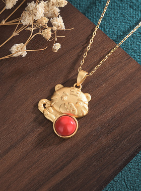 2025年国潮新品虎虎生威生肖吊坠挂件镶嵌南红复古装气质仙女项链
