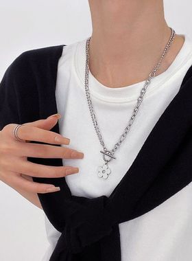 卫衣项链配饰女ins网红冷淡风小花朵吊坠双层拼接项链OT扣毛衣链