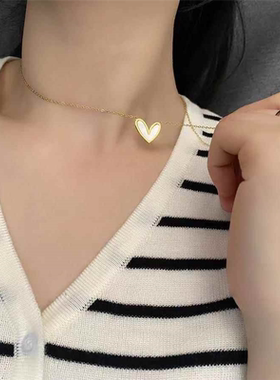 ins风色爱心项链女小众时尚轻奢锁骨链个性设计百搭简约项链