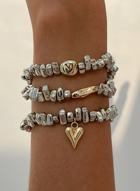 欧美跨境甜酷ins风爱心形吊坠手链 设计感不规则CCB串珠叠戴手饰