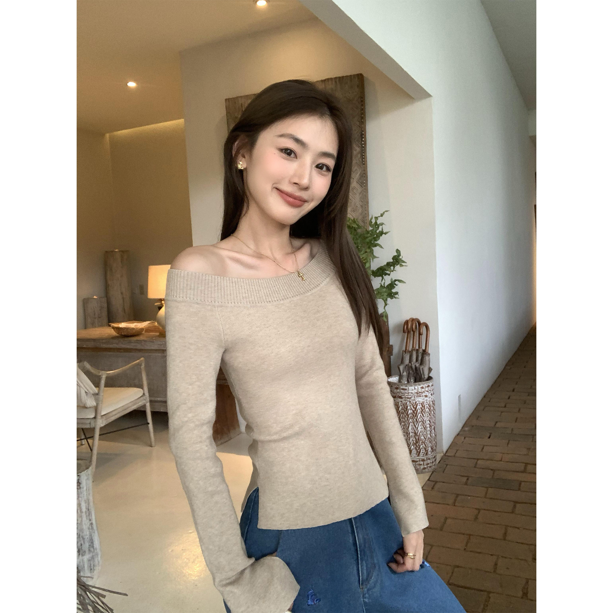 pusumede 黑素千金 一字肩喇叭袖针织衫女设计感露肩气质短款上衣,淘宝优惠券,粉丝福利购,淘宝优惠卷