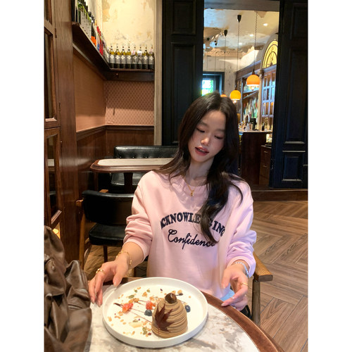 pusumede 【现货7折】慵懒画报 美式字母印花卫衣女圆领针织上衣 - 图3