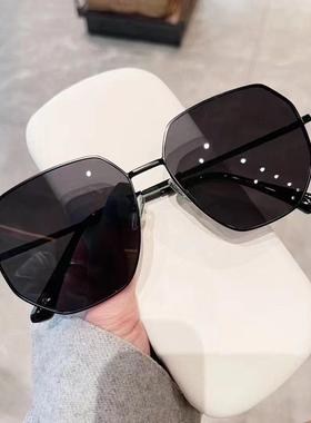 2025年新款男士开车墨镜多边形眼镜女夏季渐变蓝色太阳镜定制