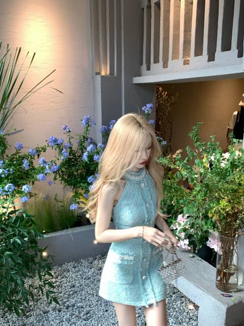 Classic balmai version of hanging neck fragrance