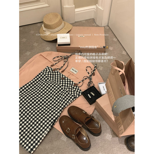 COOLLINE林子熙 拜托了少女心！ miu系经典黑白格吊带裙绑带短裙 - 图0