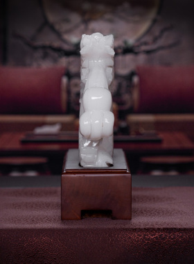 腾龙玉石开业送人礼品办公室摆件