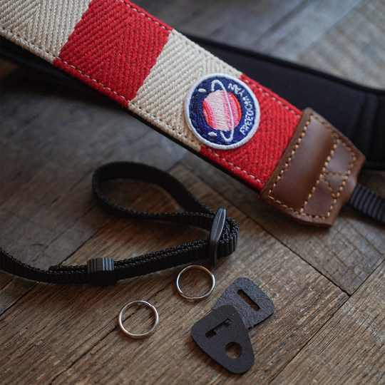 Freedom Yan 燕子相机带 红白配色刺绣减压情侣相机背带肩带单反