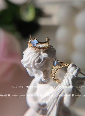 小巧猫眼石耳环晚睡的桔梗