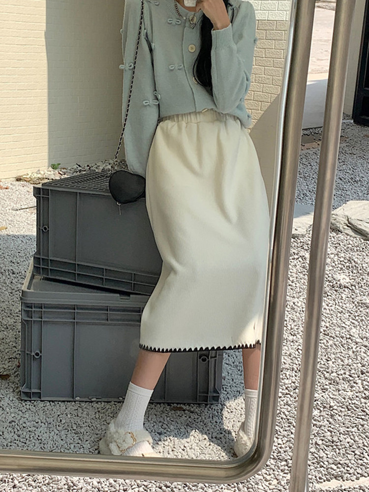 米白色针织秋冬设计感别致潮半身裙 樱米萱半身裙