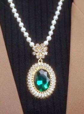 高级感圆牌绿色吊坠毛衣链女轻奢小众设计感秋冬夸张挂件2022新款