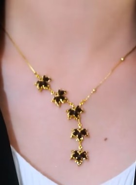 高级感黑色枫叶吊坠项链女网红小众设计感长款轻奢气质百搭项链女