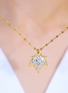 时尚红色枫叶吊坠项链女网红爆款轻奢气质百搭小众设计感精美项链