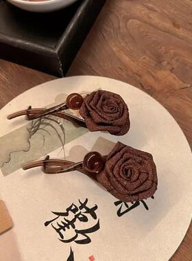 古风新中式高级感干枯玫瑰花朵扭扭夹时尚百搭气质后脑勺盘发头女