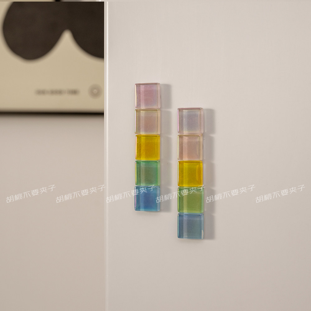 Glass mosaic refrigerator magnet photo fixation