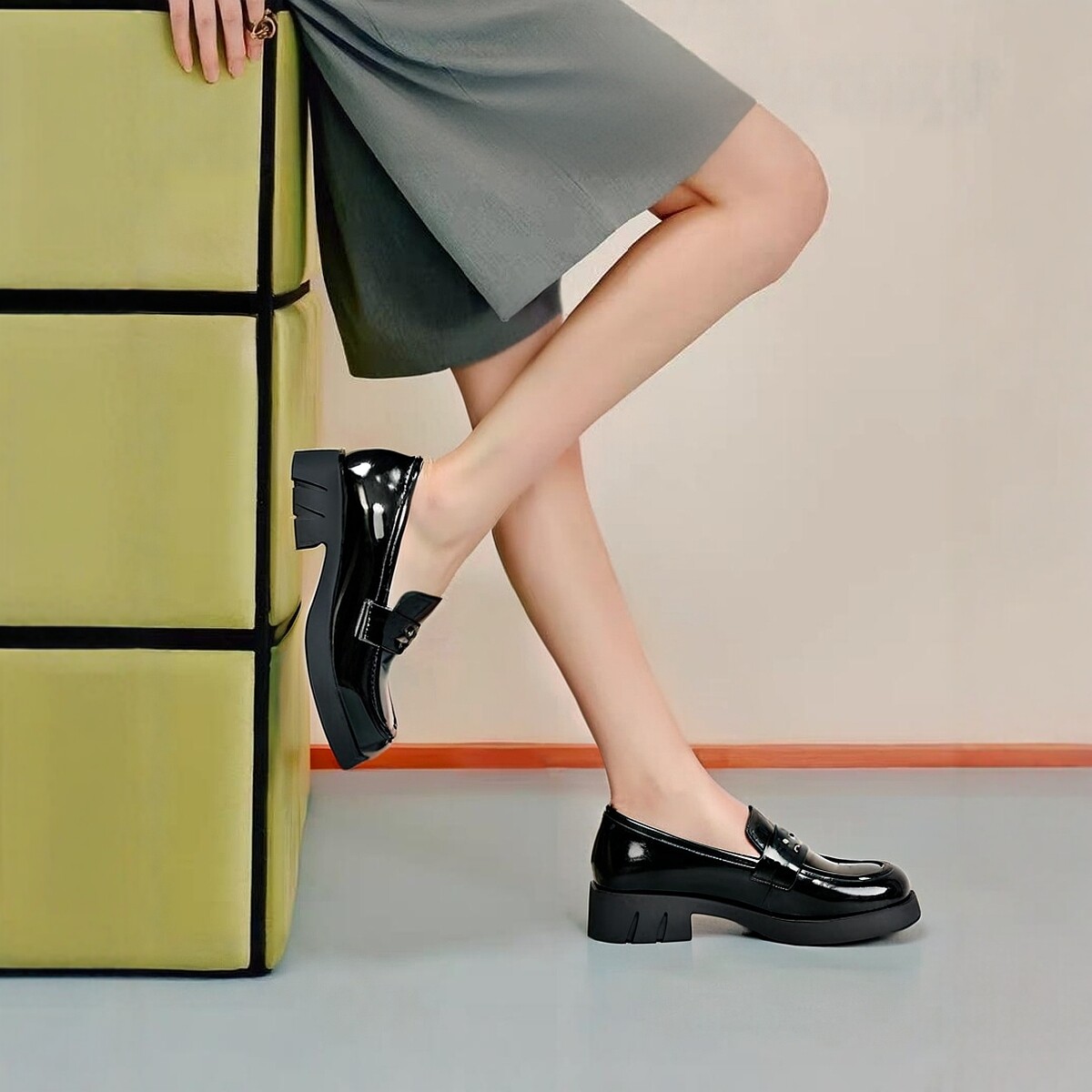 GNC乐福鞋女2025春季新款圆头漆皮通勤中跟单鞋女英伦风小皮鞋,淘宝优惠券,粉丝福利购,淘宝优惠卷