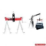 Кран -двигатель на полке на полке автомобильного двигателя ремонт грузовой ассистент кран, чтобы забрать полки