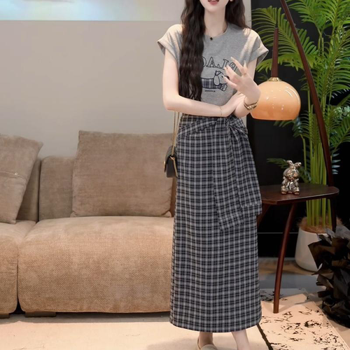 2026超火夏装一整套ootd穿搭减龄卡通短袖T恤+格子半身裙两件套装 - 图1