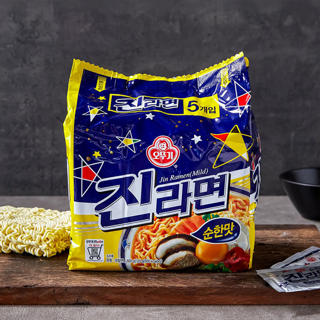 4 bags of Korean instant noodles of your choice