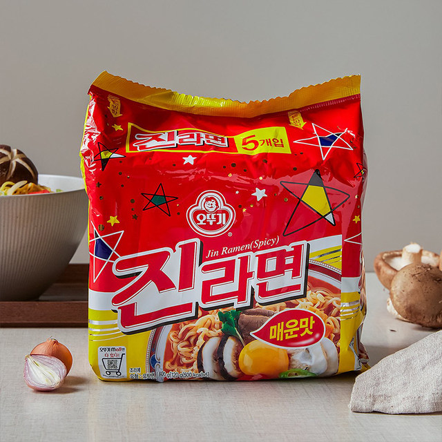 4 bags of Korean instant noodles of your choice