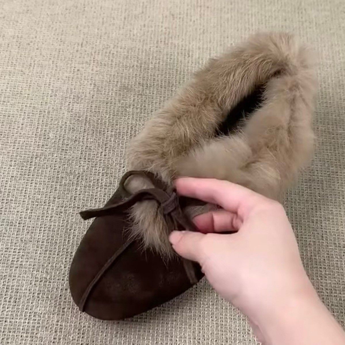 2025新款秋冬保暖百搭平底加绒单鞋女复古蝴蝶结一脚蹬懒人毛毛鞋,淘宝优惠券,粉丝福利购,淘宝优惠卷