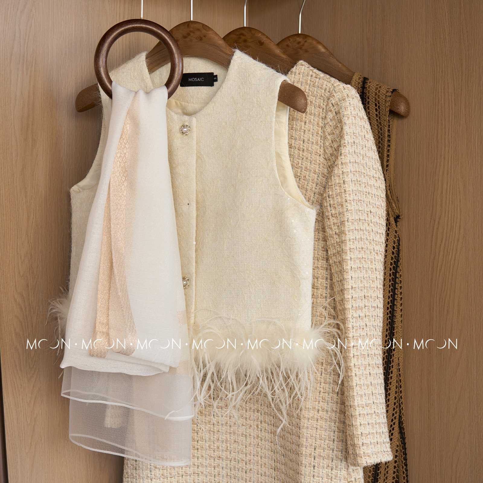 MOON慕空间样板房衣帽间女士衣柜摆件马甲丝巾连衣裙软装饰品陈列,淘宝优惠券,粉丝福利购,淘宝优惠卷