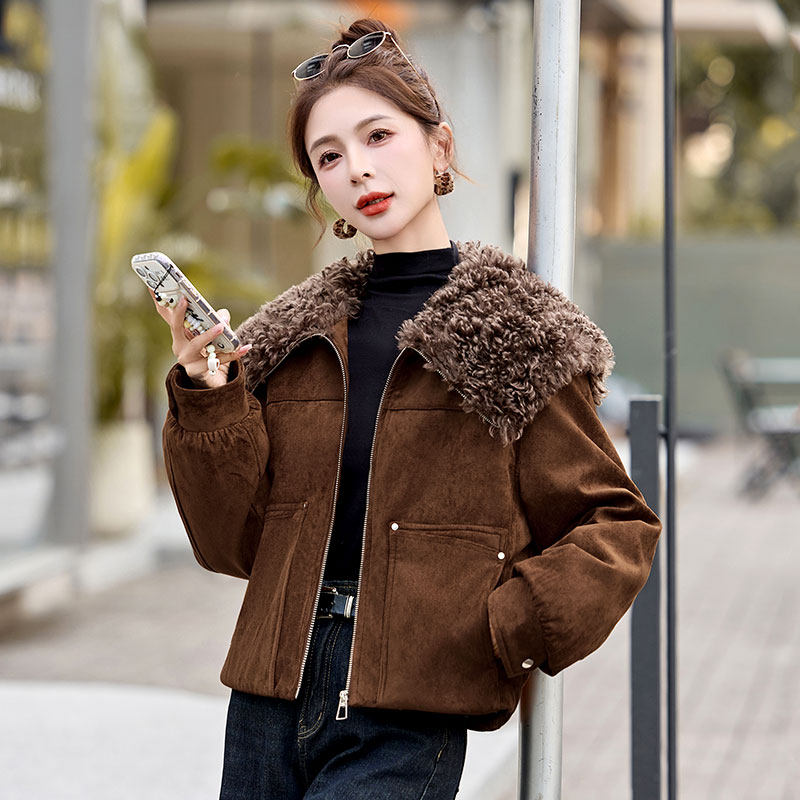 仿羊羔绒麂皮绒羽绒服巨好看的冬装外套女款2025新款今年流行爆款,淘宝优惠券,粉丝福利购,淘宝优惠卷