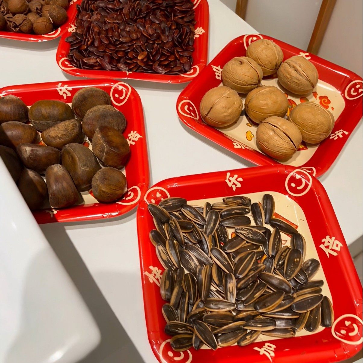 过年一次性餐具新年一次性吐骨碟懒人免洗茶几布置干果餐盘,淘宝优惠券,粉丝福利购,淘宝优惠卷