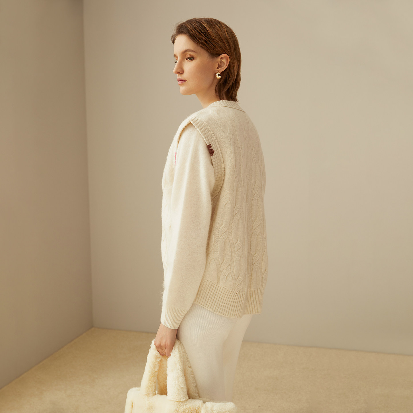 鹿王羊绒马夹女士领手工点缀绞花无袖马甲保暖纯色休闲秋冬新款,淘宝优惠券,粉丝福利购,淘宝优惠卷