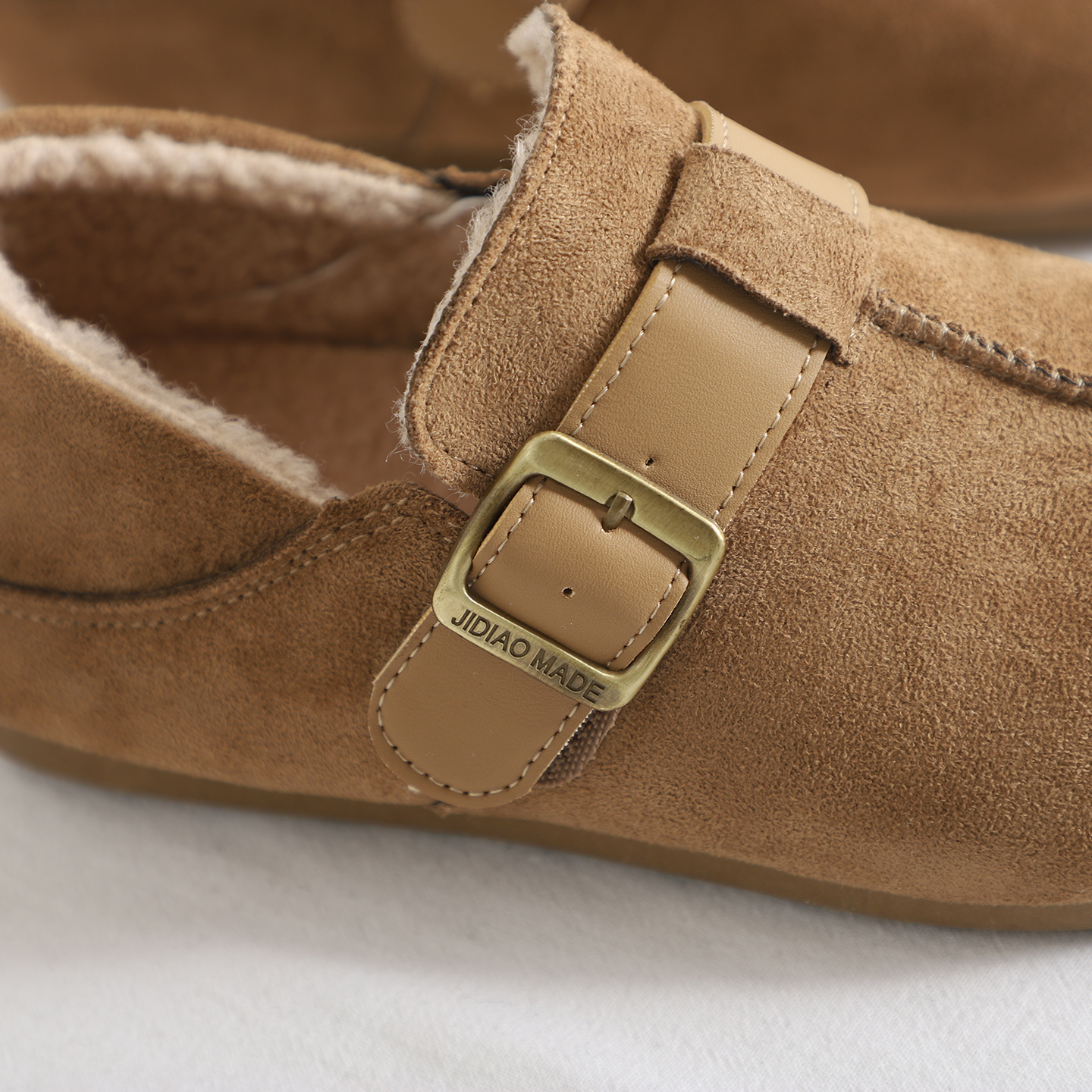 内里加绒皮带扣勃肯鞋女2025冬新款一脚蹬软底豆豆乐福鞋保暖棉鞋 - 图1