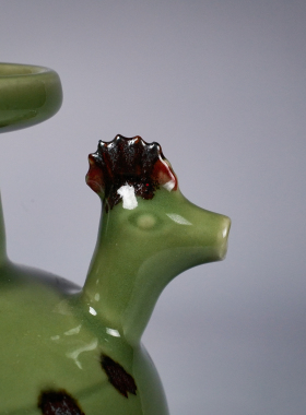 龚益华青瓷龚家窑柴点彩烧鸡首壶