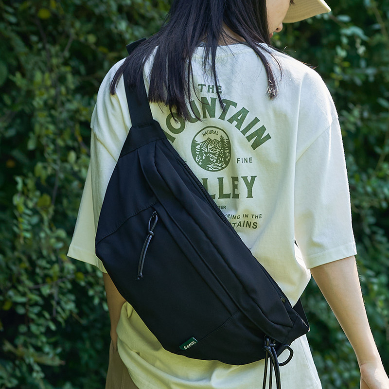 超火斜挎腰包女2022新款潮感小包包 新町女士包袋