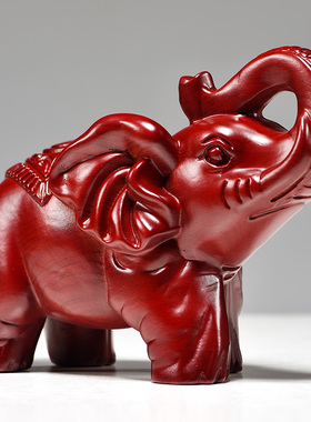 红色木质大象摆件木雕刻
