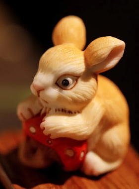 鹿角彩绘撒欢兔手把件把玩件