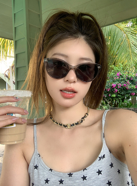 2026新款复古猫眼墨镜女夏季出游防紫外线高级感显脸小大框太阳镜