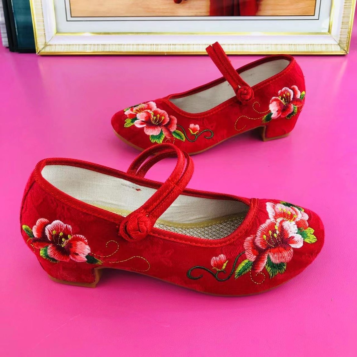 广场舞鞋绣花鞋老北京女鞋透气妈妈鞋老北京布鞋秋季新款汉服高跟,淘宝优惠券,粉丝福利购,淘宝优惠卷